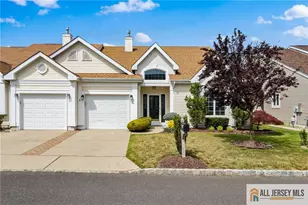 30 Wellington Pl, Monroe Township, NJ 08831 - Photo 1