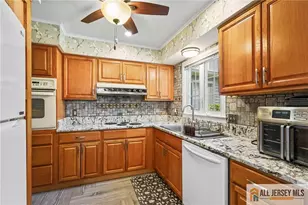394 Newport Way, Monroe Township, NJ 08831 - Photo 6