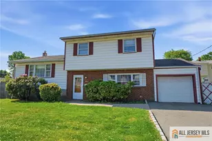 11 Reo Ct, Colonia, NJ 07067 - Photo 2