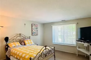 35 Foxtail Ln, South Brunswick Township, NJ 08852 - Photo 10