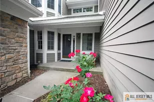 61 Briarwood Ct, South Brunswick Township, NJ 08540 - Photo 2