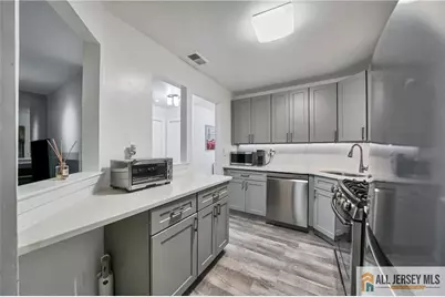 902 Meadow Court #902, Helmetta, NJ 08828 - Photo 6
