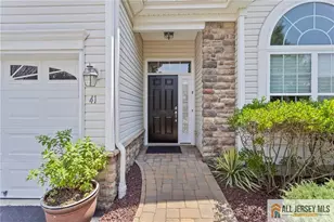 41 Drawbridge Dr, Monroe Township, NJ 08831 - Photo 4