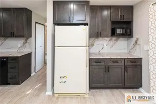 10 Eardley Rd, Edison, NJ 08817 - Photo 4