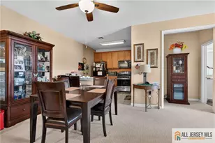 315 Regency Pl, Woodbridge Township, NJ 07095 - Photo 8
