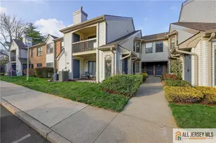 207 Sunshine Ct, Sayreville, NJ 08859 - Photo 2