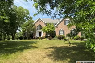 4 Applegate Ct, Cranbury Township, NJ 08512 - Photo 2