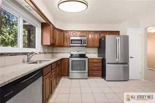 2 John Tyler Ct, Monroe Township, NJ 08831 - Photo 10