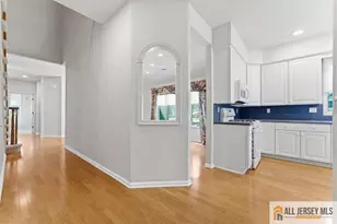 41 Sherwood Dr, Monroe Township, NJ 08831 - Photo 16