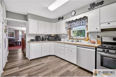256 Adirondack Avenue, Spotswood, NJ 08884 - Photo 12