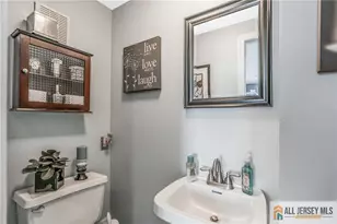 7 Center Pl, Middlesex, NJ 08846 - Photo 14