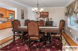 91 Hidden Lake Dr, North Brunswick Township, NJ 08902 - Photo 6
