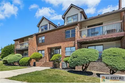 121 Beverly Hills Terrace #B, Woodbridge Township, NJ 07095 - Photo 2