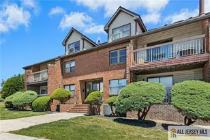 121 Beverly Hills Terrace, Woodbridge Township, NJ 07095 - Photo 2