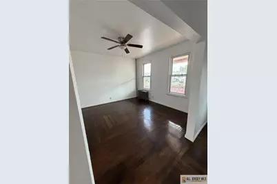 350 Summit Avenue, Perth Amboy, NJ 08861 - Photo 4