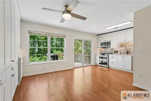 40 Lakeview Dr, Helmetta, NJ 08828 - Photo 8