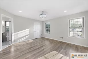 13 Canterbury Dr, Monroe Township, NJ 08831 - Photo 8