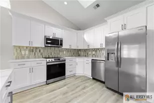 13 Canterbury Dr, Monroe Township, NJ 08831 - Photo 6