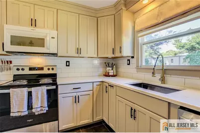 10 Norwood Avenue, Monroe Township, NJ 08831 - Photo 16