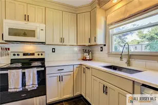 10 Norwood Ave, Monroe Township, NJ 08831 - Photo 16