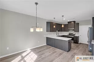 707 Greenland Square, Highland Park, NJ 08904 - Photo 8