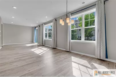 707 Greenland Square #707, Highland Park, NJ 08904 - Photo 6