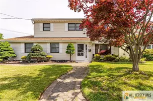 16 W Susan St, Hazlet Township, NJ 07730 - Photo 2