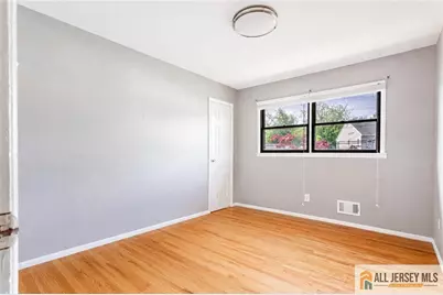 16 W Susan Street, Hazlet Township, NJ 07730 - Photo 18