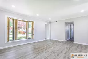 16 W Susan St, Hazlet Township, NJ 07730 - Photo 8