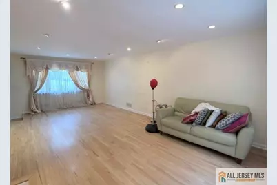 13 Greenwich Road, Edison, NJ 08820 - Photo 2