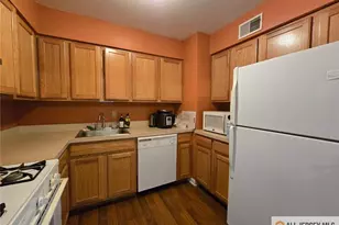 138 Orlando St, Edison, NJ 08817 - Photo 8