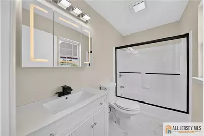 19 Harris Street, Carteret, NJ 07008 - Photo 8