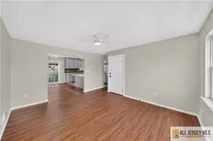 19 Harris St, Carteret, NJ 07008 - Photo 6