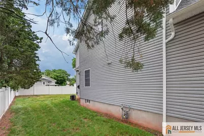 310 Campbell Street, Woodbridge Township, NJ 07095 - Photo 34