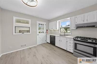 16 Tappan Avenue, Trenton, NJ 08690 - Photo 12