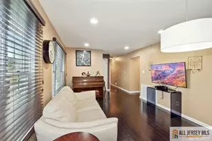 26 Hamilton Ave, Edison, NJ 08820 - Photo 2
