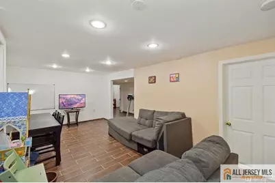 26 Hamilton Avenue, Edison, NJ 08820 - Photo 14