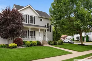 32 E Summit Ave, Sewaren, NJ 07077 - Photo 2