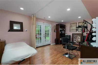 2025 Oak Tree Road, Edison, NJ 08820 - Photo 20