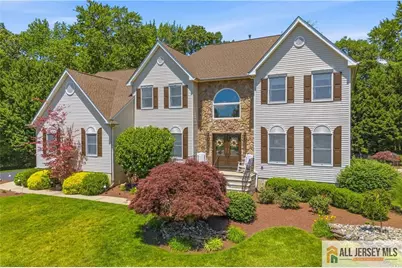 16 Kings Court, Monroe Township, NJ 08831 - Photo 2