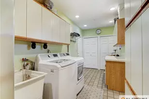8 Willis Ct, East Brunswick Township, NJ 08816 - Photo 12