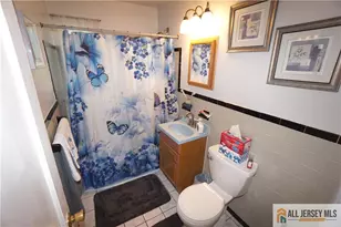 22 Lowell St, Iselin, NJ 08830 - Photo 10