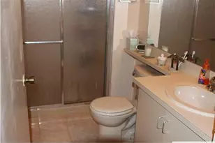 388 Lancaster Ct, Piscataway Township, NJ 08854 - Photo 8