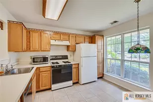 33 Tall Oaks Ct, Old Bridge Township, NJ 08857 - Photo 2