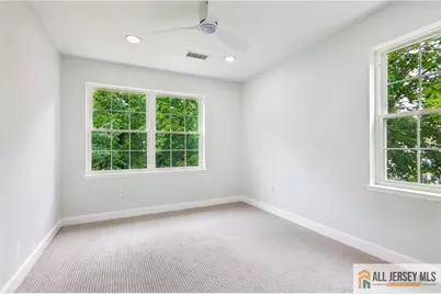 101 Saint Stephens Avenue, Woodbridge Township, NJ 08832 - Photo 18