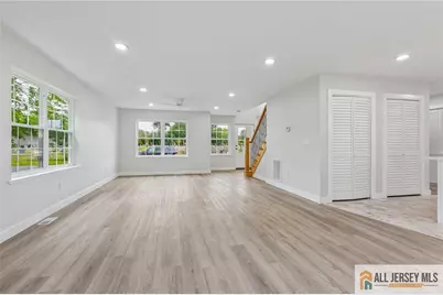 101 Saint Stephens Avenue, Woodbridge Township, NJ 08832 - Photo 4
