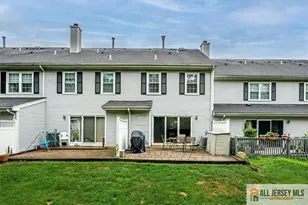 19 Folkstone Ct, North Brunswick Township, NJ 08902 - Photo 18