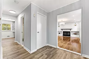 14 Mayling Ct, Edison, NJ 08837 - Photo 4