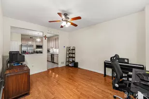186 Sunshine Dr, Piscataway Township, NJ 08854 - Photo 10