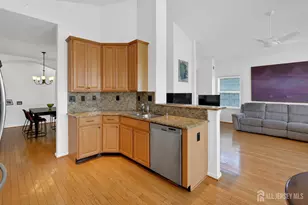 64 Viineyard Ct, Monroe Township, NJ 08831 - Photo 10